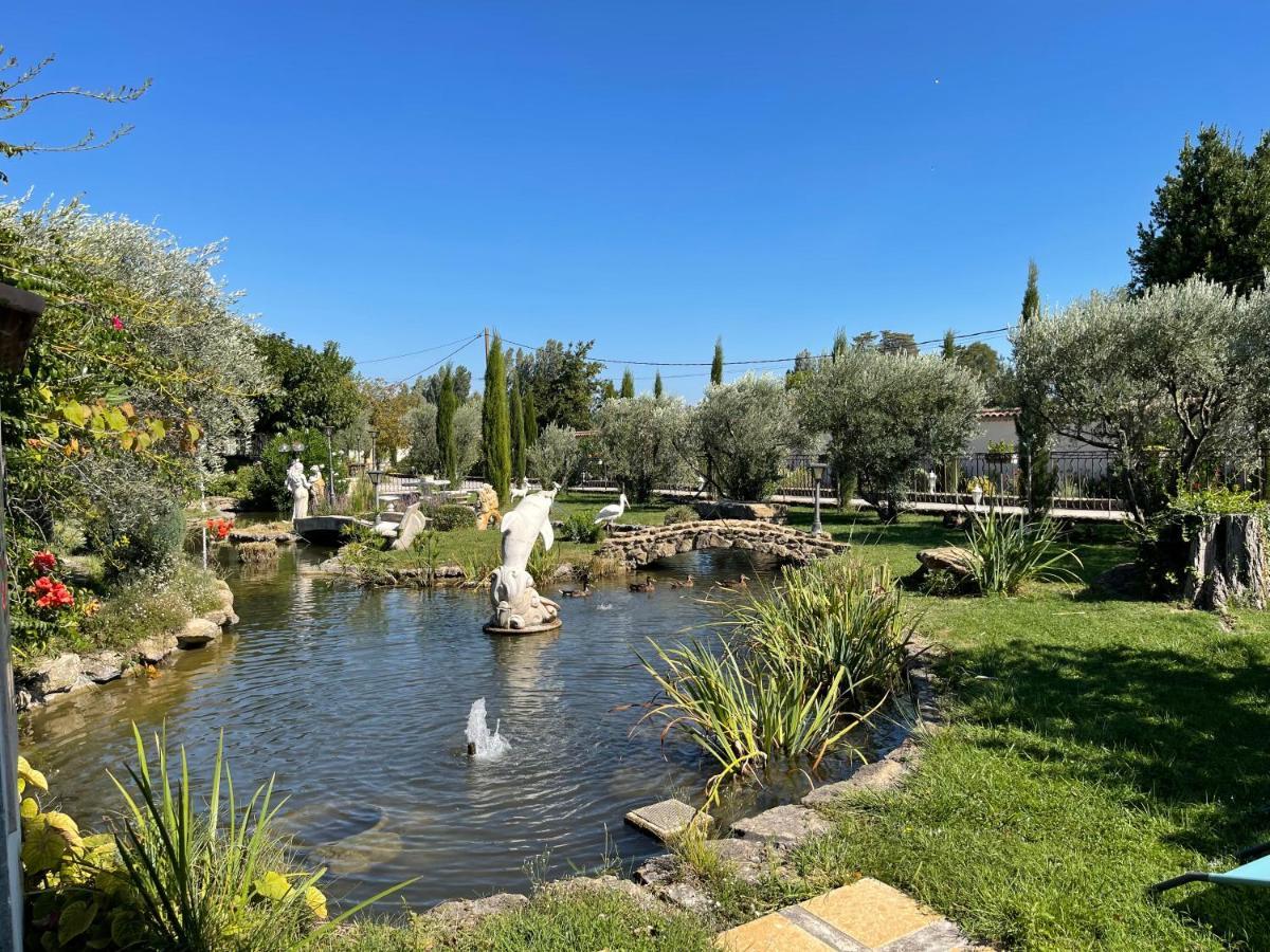 Studio Les Petits Lutins Entraigues-sur-la-Sorgue Екстериор снимка