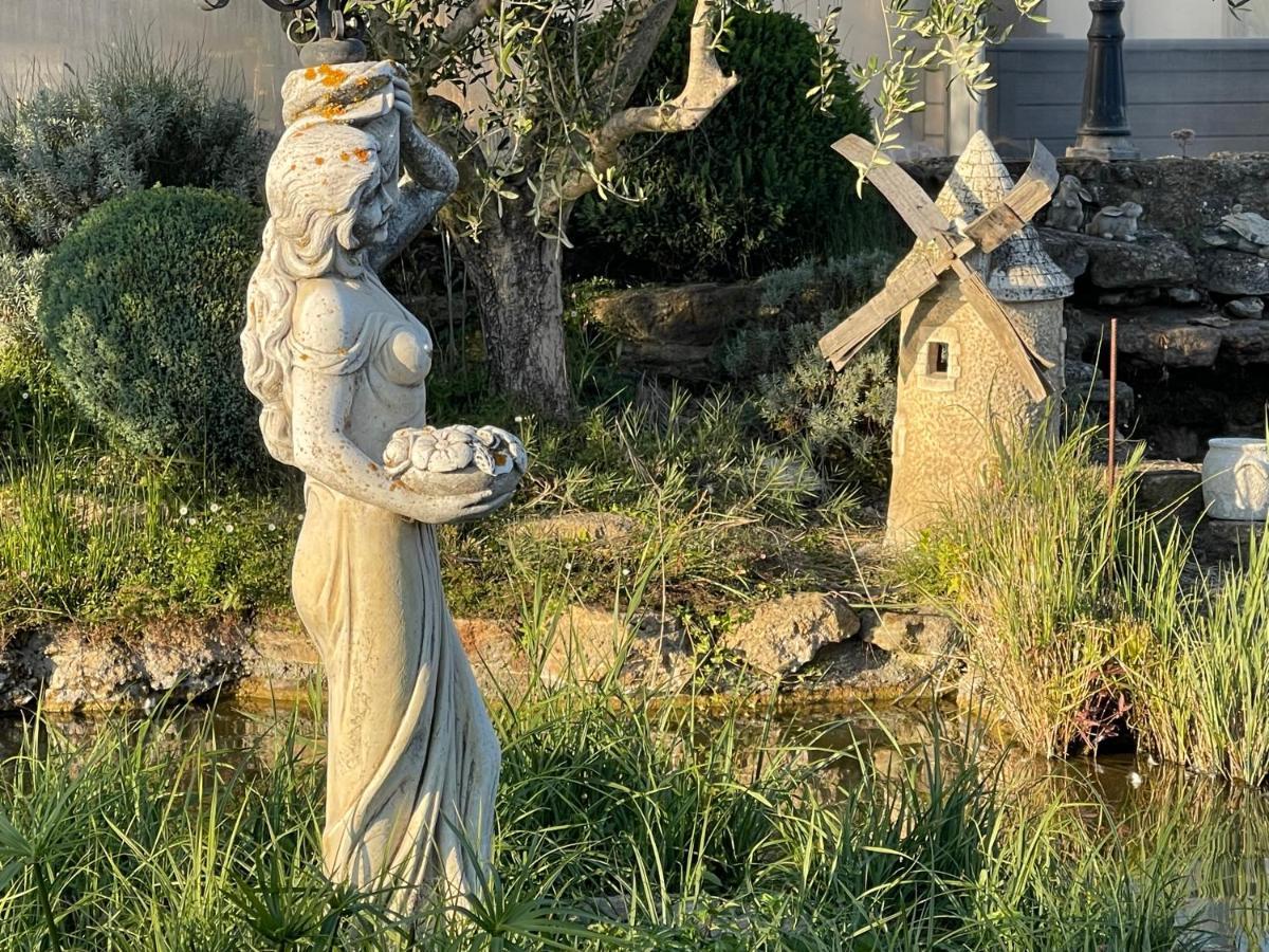 Studio Les Petits Lutins Entraigues-sur-la-Sorgue Екстериор снимка