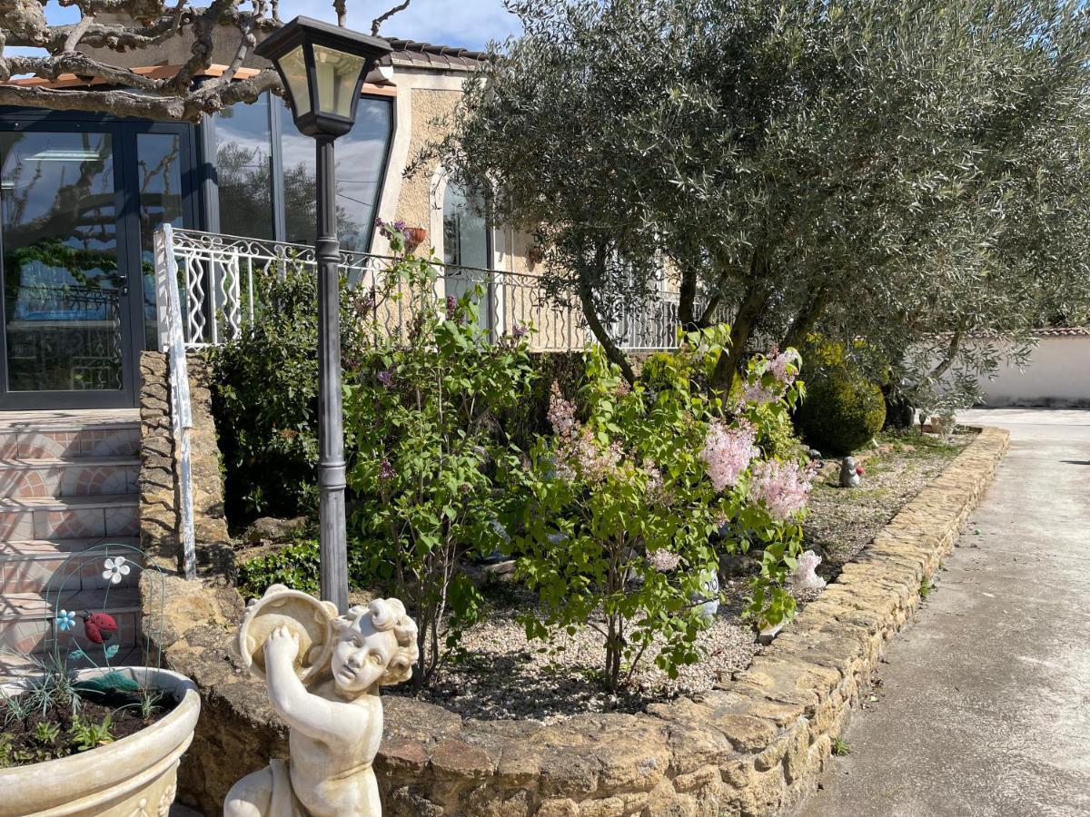 Studio Les Petits Lutins Entraigues-sur-la-Sorgue Екстериор снимка